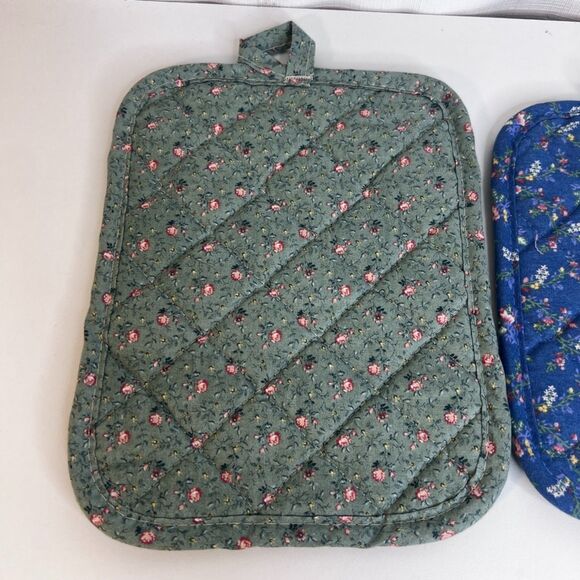 Bunny Potholders Set of 2 Easter Garden VTG Frederick Warne & Co Cottage Core - Picture 6 of 10